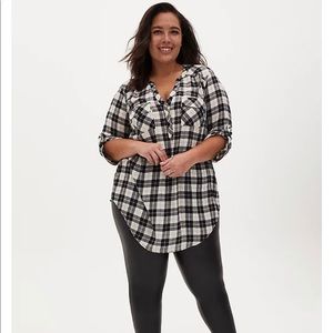 ✨ TORRID HARPER - BLACK & WHITE PLAID BLOUSE ✨